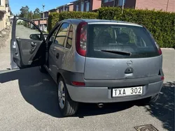 Grå Begagnad 2003 Opel Corsa Halvkombi | 14 990 kr (Bra pris)
