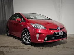 Mörkröd Begagnad 2012 Toyota Prius Halvkombi | 114 900 kr