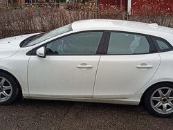 Begagnad 2017 Volvo V40 Halvkombi | 124 000 kr (Bra pris)