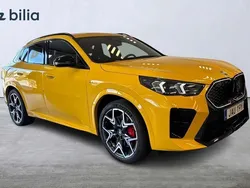 Gul (speed yellow individual ) Begagnad 2024 BMW iX2 M Sport SUV | 636 900 kr