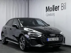 Svart (mytsvart metallic) Begagnad 2025 Audi A3 Sportback S-Line Halvkombi | 329 900 kr (Lite dyr)