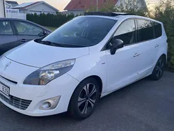 Vit Begagnad 2012 Renault Grand Scénic III Bose Edition Minibuss | 42 000 kr (Bra pris)