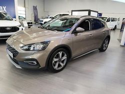 Grå Begagnad 2019 Ford Focus Active Halvkombi | 164 900 kr (Marknadspris)