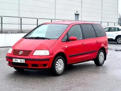 Röd Begagnad 2003 VW Sharan Minibuss | 9 900 kr