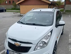 Vit Begagnad 2010 Chevrolet Spark Halvkombi | 25 000 kr