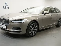 Grå Begagnad 2021 Volvo V90 Inscription Kombi | 369 900 kr (Marknadspris)