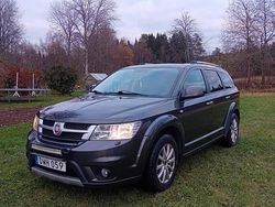 Grå Begagnad 2015 Fiat Freemont Sport SUV | 90 000 kr (Marknadspris)