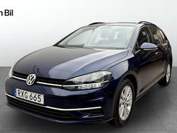 Mörkblå Begagnad 2018 VW Golf VII Kombi | 189 900 kr (Marknadspris)