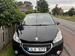 Svart Begagnad 2012 Peugeot 208 Halvkombi | 60 000 kr (Marknadspris)