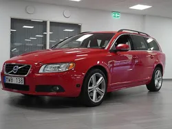 Röd Begagnad 2012 Volvo V70 Momentum Kombi | 125 800 kr (Lite dyr)