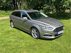Grå Begagnad 2017 Ford Mondeo Titanium Kombi | 139 900 kr (Marknadspris)