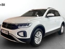 Vit Begagnad 2023 VW T-Roc Life SUV | 234 900 kr (Marknadspris)
