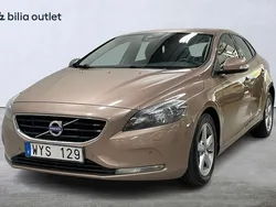 Brun Begagnad 2012 Volvo V40 Kinetic Kombi | 109 900 kr (Marknadspris)