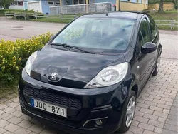 Svart Begagnad 2012 Peugeot 107 Halvkombi | 31 000 kr (Marknadspris)