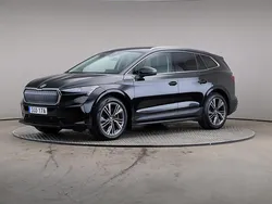 Svart (black magic (metallic)) Begagnad 2022 Skoda Enyaq iV Comfort SUV | 349 000 kr (Marknadspris)