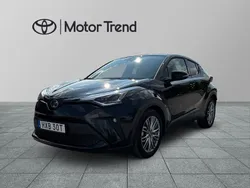 Svart Begagnad 2024 Toyota C-HR Executive SUV | 319 900 kr (Marknadspris)