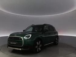 Grön Begagnad 2024 Mini Countryman Favoured SUV | 529 900 kr