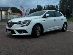 Vit Begagnad 2017 Renault Mégane IV Halvkombi | 114 990 kr (Marknadspris)