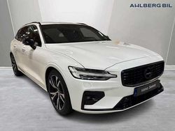 Vit Begagnad 2020 Volvo V60 R-Design Kombi | 339 500 kr (Marknadspris)
