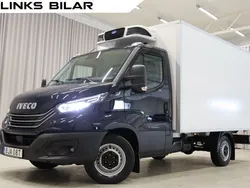 Mörkblå (blå) Begagnad 2023 Iveco Daily Van | 419 900 kr (Bra pris)