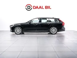Svart Begagnad 2018 Volvo V90 Momentum Kombi | 249 700 kr (Marknadspris)