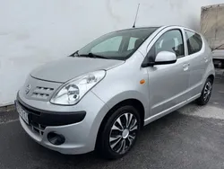 Silver Begagnad 2009 Nissan Pixo Halvkombi | 24 900 kr