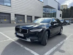 Svart Begagnad 2018 Volvo V90 CC Plus Kombi | 275 000 kr (Bra pris)
