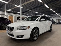Vit Begagnad 2011 Volvo V50 Momentum Kombi | 59 900 kr (Marknadspris)