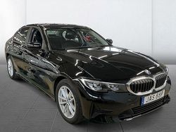 Svart Begagnad 2021 BMW 330e Advantage Sedan | 299 600 kr (Superpris)