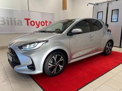 Silver Begagnad 2024 Toyota Yaris Hybrid Active Halvkombi | 259 900 kr (Lite dyr)