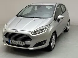 Grå Begagnad 2015 Ford Fiesta Halvkombi | 111 000 kr