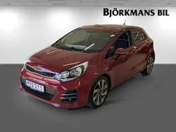 Röd Begagnad 2016 Kia Rio Halvkombi | 119 000 kr (Marknadspris)