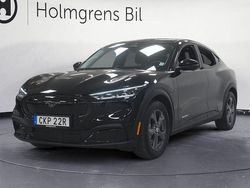 Absolute black pnzat Begagnad 2022 Ford Mustang Mach-E Standard Range SUV | 339 800 kr (Bra pris)