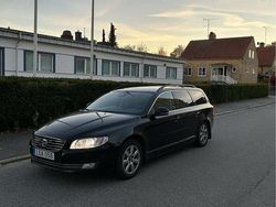 Svart Begagnad 2016 Volvo V70 Momentum Kombi | 135 000 kr (Marknadspris)