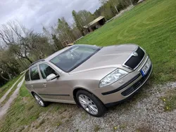 Brun Begagnad 2006 Skoda Octavia Kombi | 38 000 kr (Marknadspris)