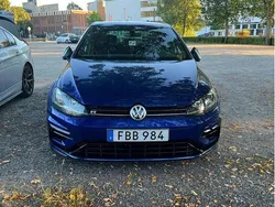 Blå Begagnad 2018 VW Golf VII R Halvkombi | 290 000 kr (Dyr)