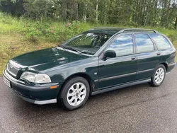 Grön Begagnad 2000 Volvo V40 SE Kombi | 33 900 kr