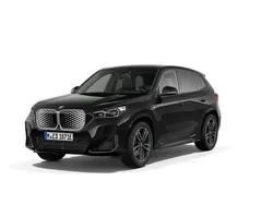Black sapphire metallic Ny 2025 BMW iX1 M Sport SUV | 589 500 kr (Marknadspris)