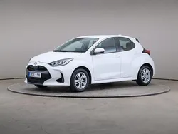 Vit Begagnad 2021 Toyota Yaris Active Halvkombi | 195 000 kr (Marknadspris)
