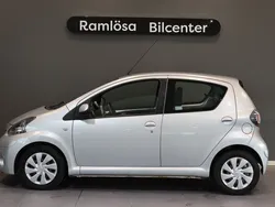 Silver Begagnad 2012 Toyota Aygo Halvkombi | 38 900 kr (Marknadspris)