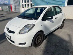 Vit Begagnad 2009 Toyota Yaris Halvkombi | 34 900 kr (Marknadspris)