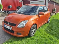 Orange Begagnad 2005 Suzuki Swift Halvkombi | 15 000 kr (Superpris)