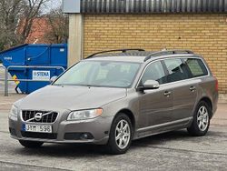 Grå Begagnad 2009 Volvo V70 Momentum Kombi | 69 999 kr (Marknadspris)