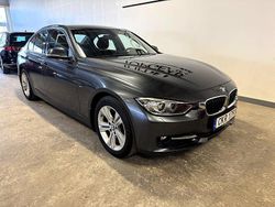 Grå Begagnad 2014 BMW 318 Sport Line Sedan | 144 900 kr (Marknadspris)