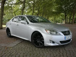 Silver Begagnad 2006 Lexus IS250 Sedan | 69 000 kr (Marknadspris)