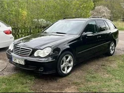 Svart Begagnad 2007 Mercedes C230 Avantgarde Kombi | 21 000 kr