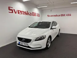 Vit Begagnad 2012 Volvo V40 Momentum Kombi | 119 000 kr (Marknadspris)