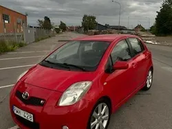 Röd Begagnad 2007 Toyota Yaris Halvkombi | 36 000 kr
