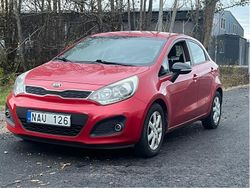 Röd Begagnad 2013 Kia Rio Halvkombi | 55 000 kr (Bra pris)