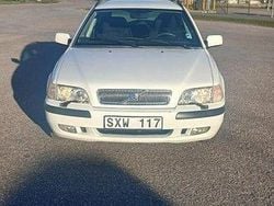 Vit Begagnad 2002 Volvo V40 Kombi | 13 000 kr (Bra pris)